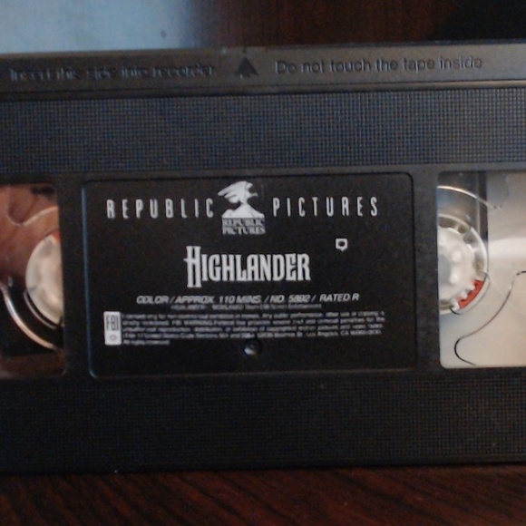 Highlander [VHS] Sean Connery Christopher Lambert - Picture 2 of 3